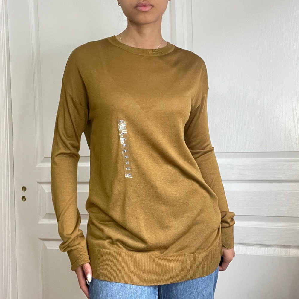 Long sleeve knit top